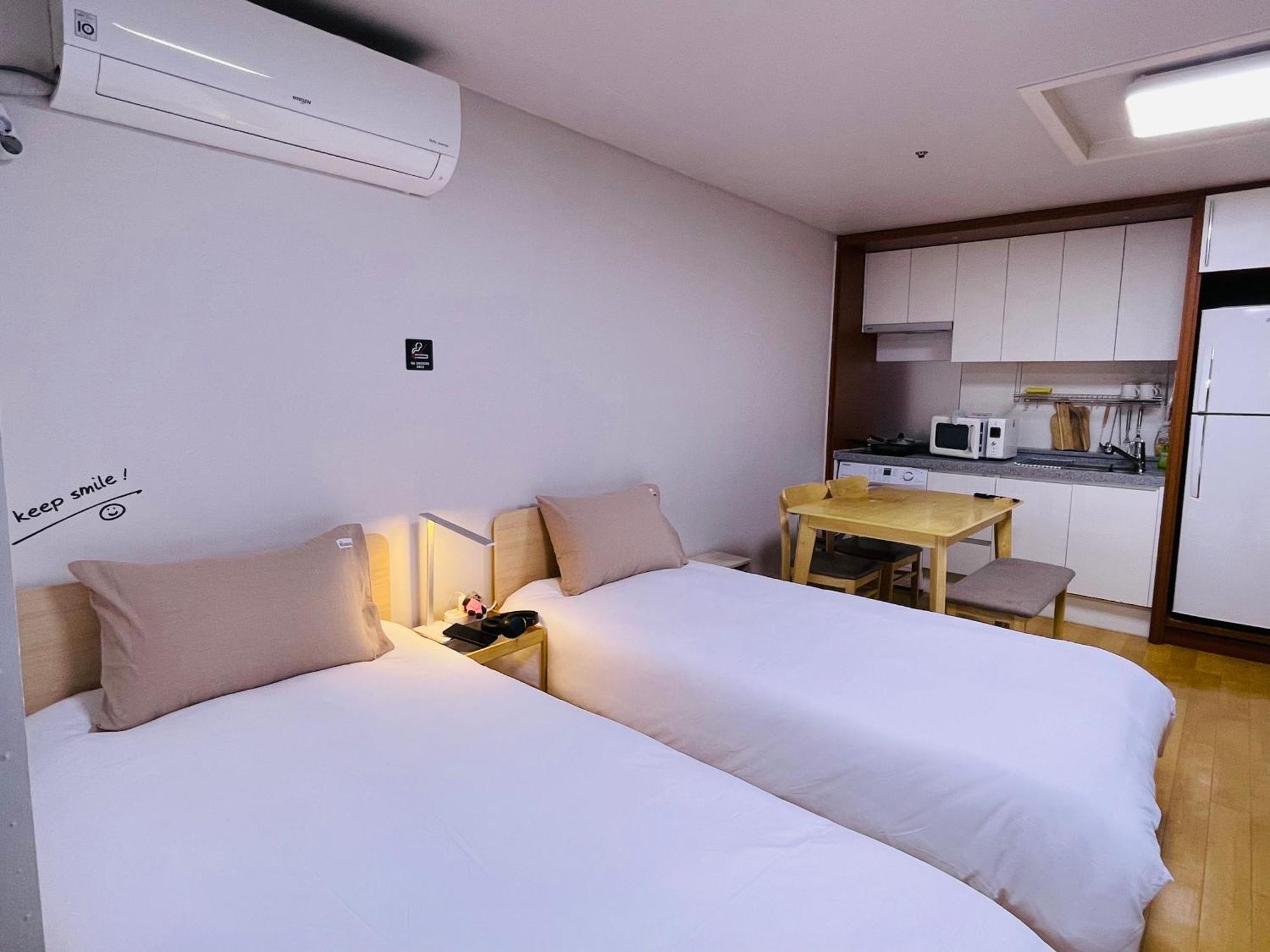 Qqstay * Seoul